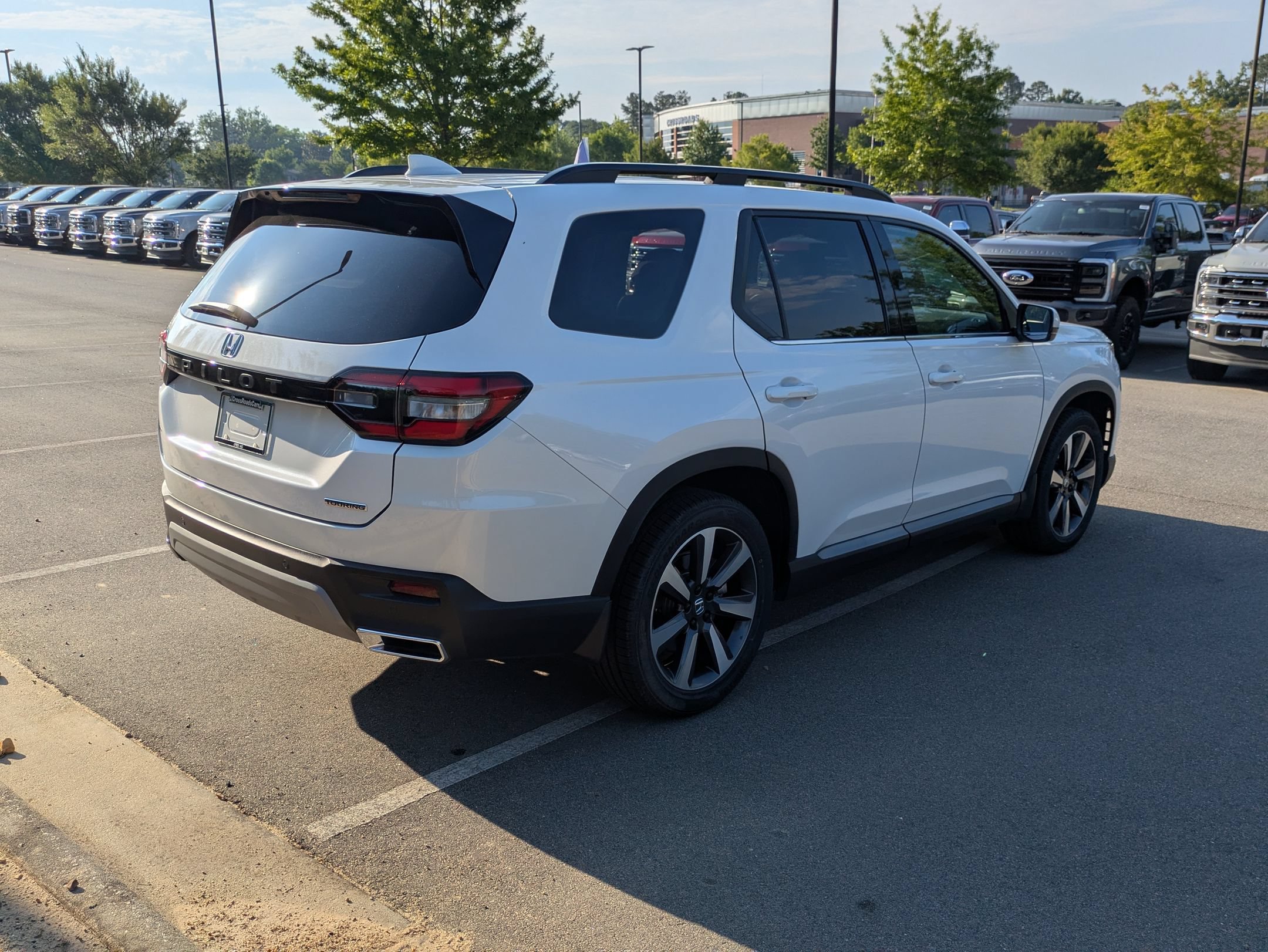Used 2024 Honda Pilot Touring image 4