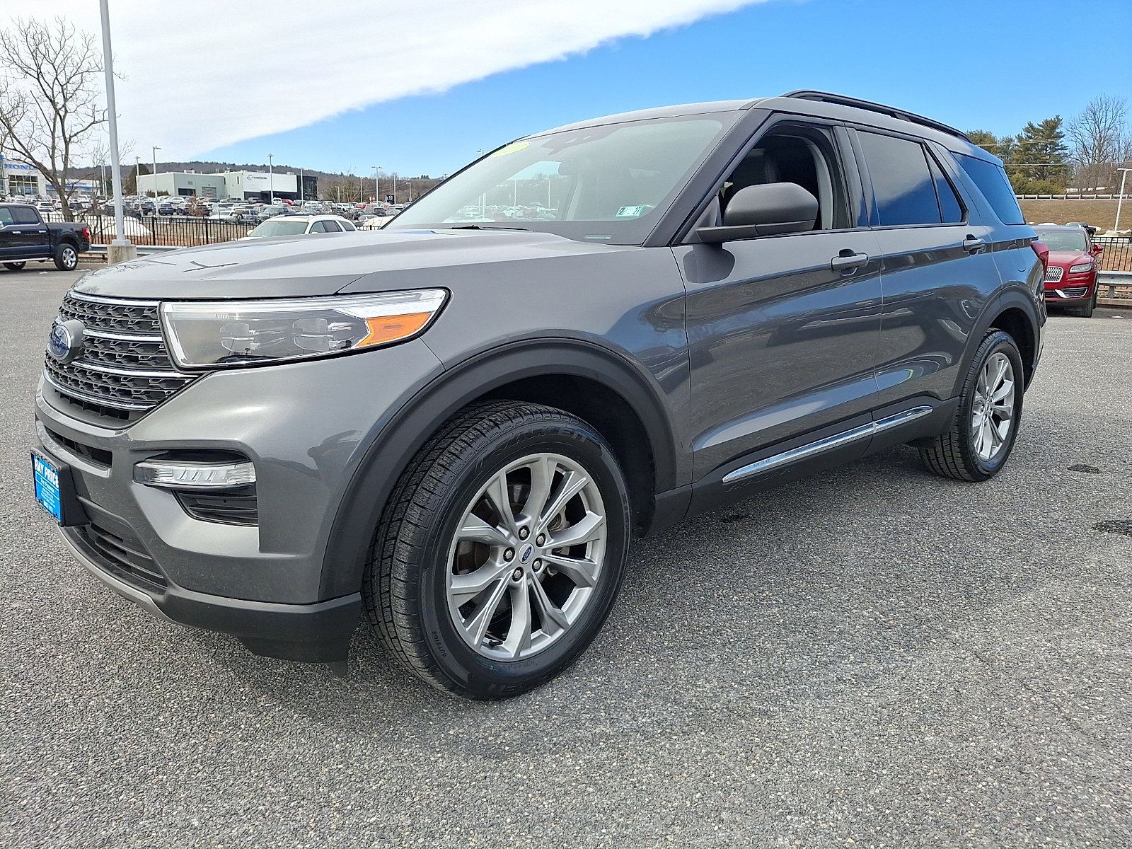 Certified 2023 Ford Explorer XLT w/ Equipment Group 202A AWD/4WD image 3