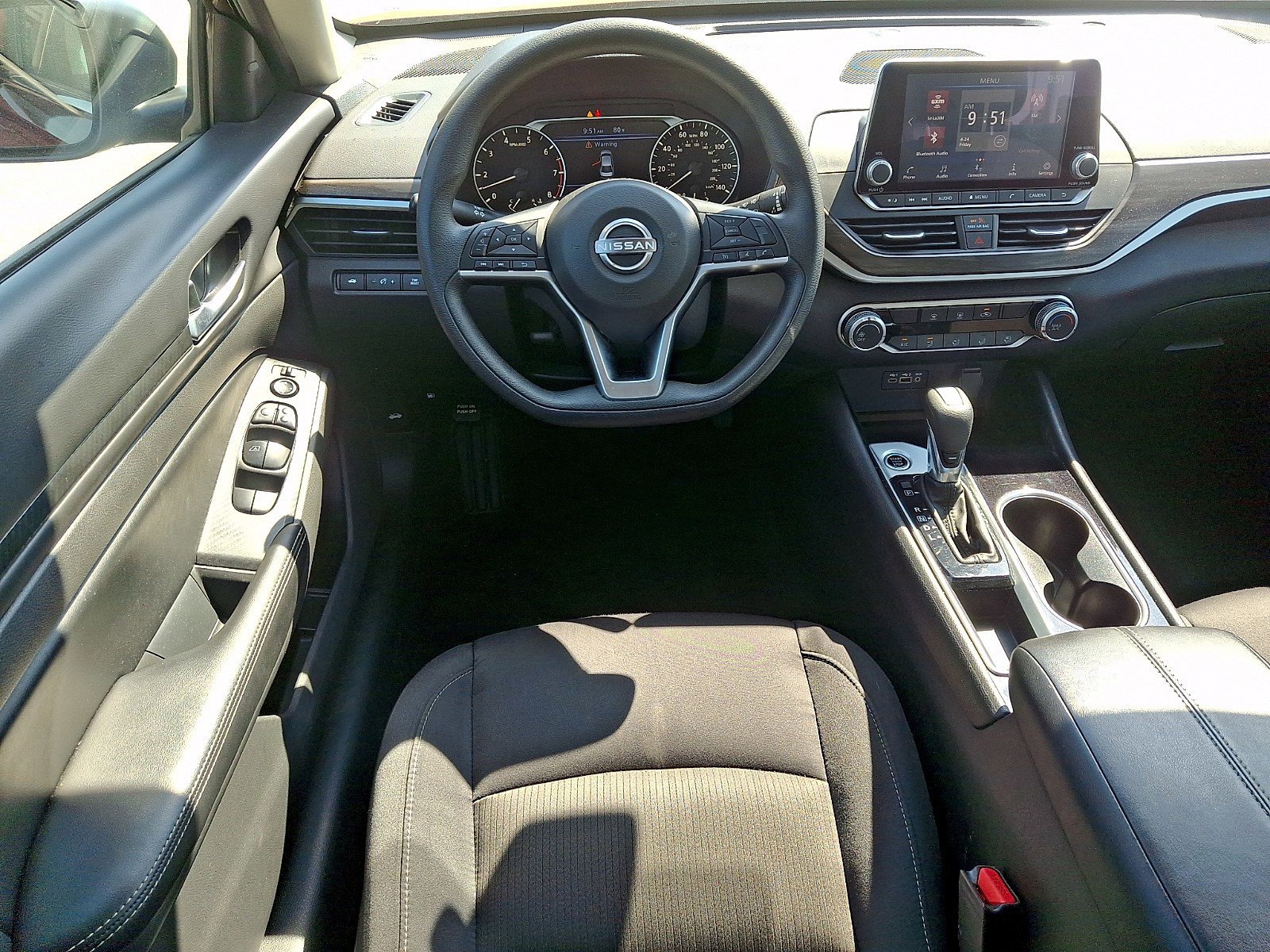 Used 2024 Nissan Altima 2.5 SV FWD image 10