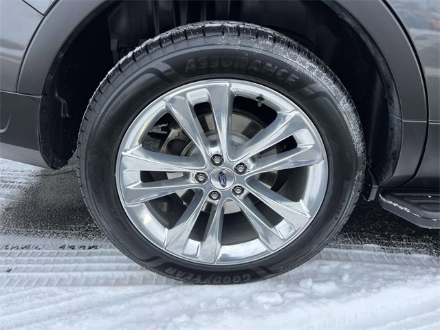 Certified 2018 Ford Explorer XLT w/ Equipment Group 202A image 10