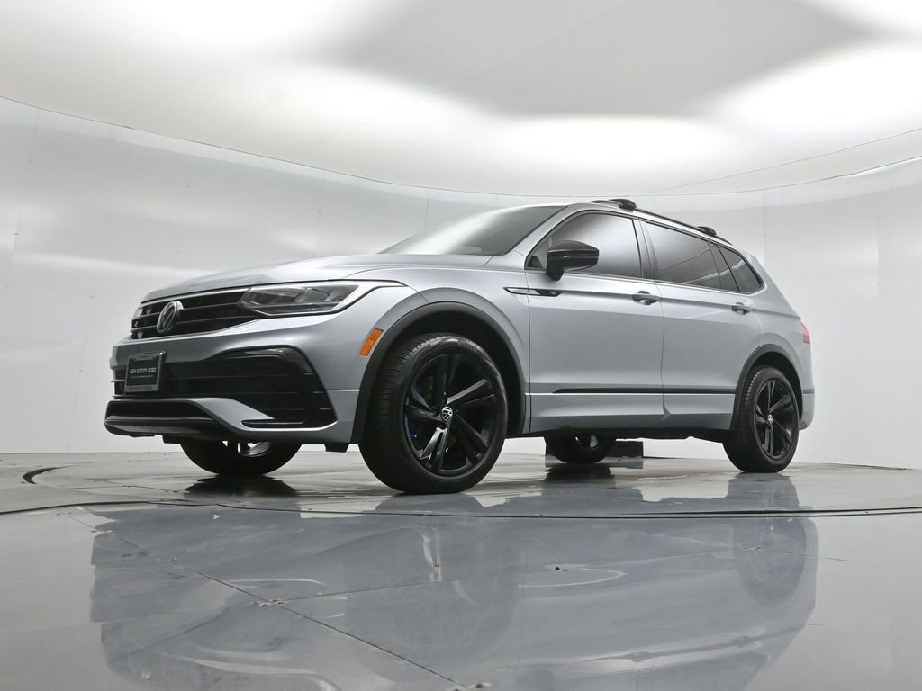 Used 2023 Volkswagen Tiguan SE R-Line FWD image 27