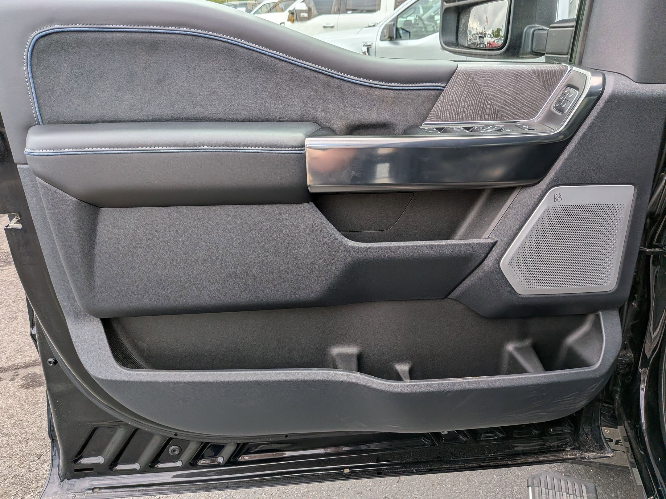 Certified 2025 Ford F350 Platinum AWD/4WD image 16