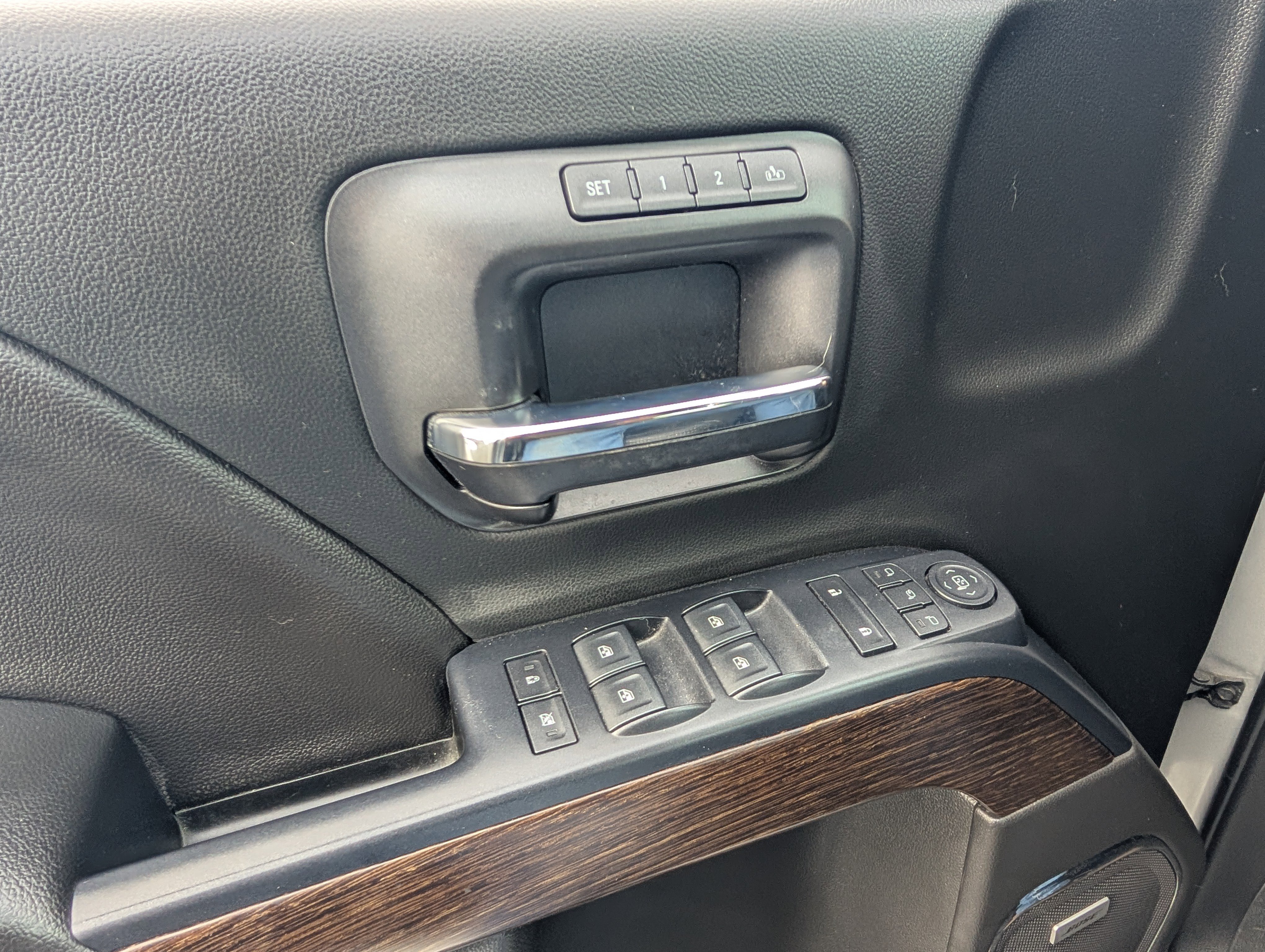 Used 2018 GMC Sierra 1500 Denali w/ Denali Ultimate Package image 18