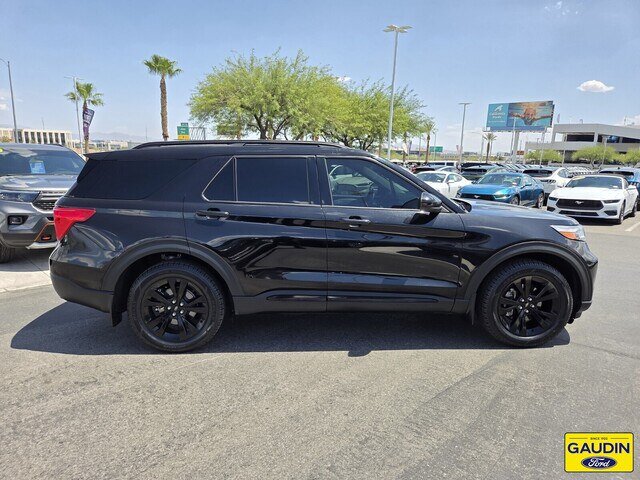 Certified 2023 Ford Explorer XLT w/ Equipment Group 202A AWD/4WD image 8