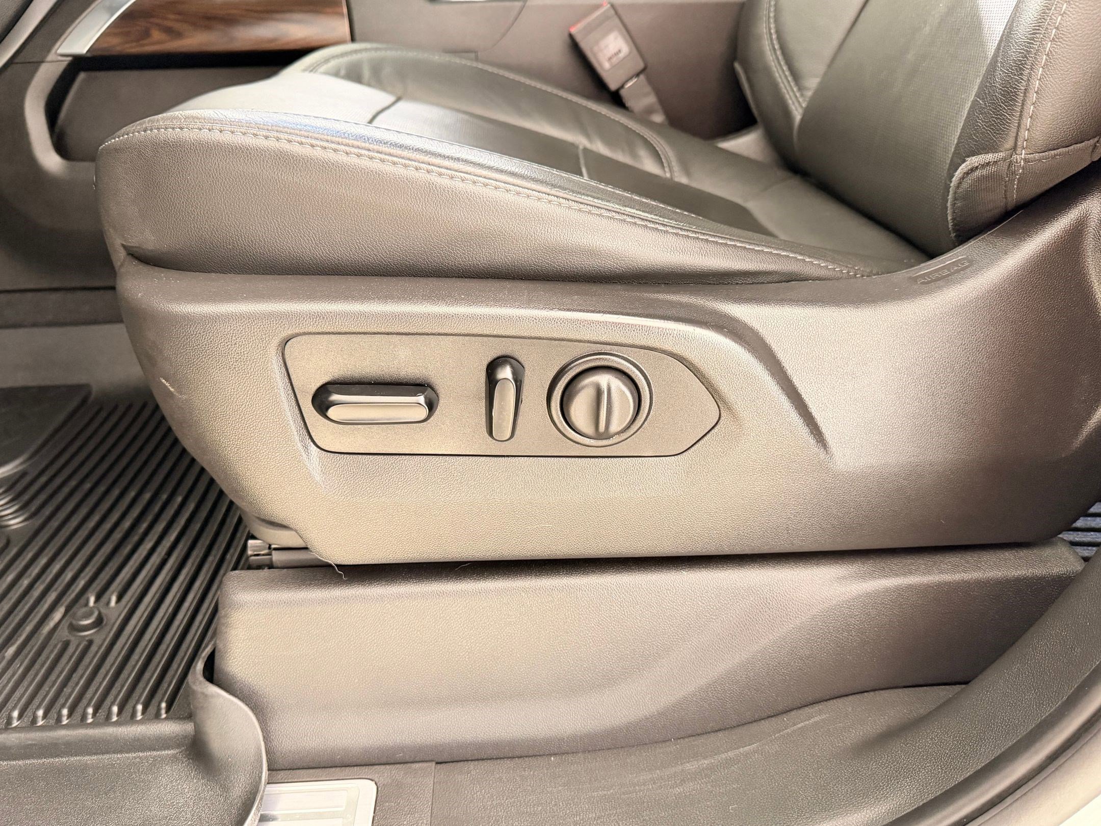 Used 2020 GMC Sierra 1500 SLT image 14