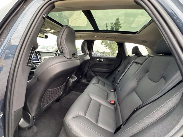 Used 2025 Volvo XC60 B5 Plus AWD/4WD image 15