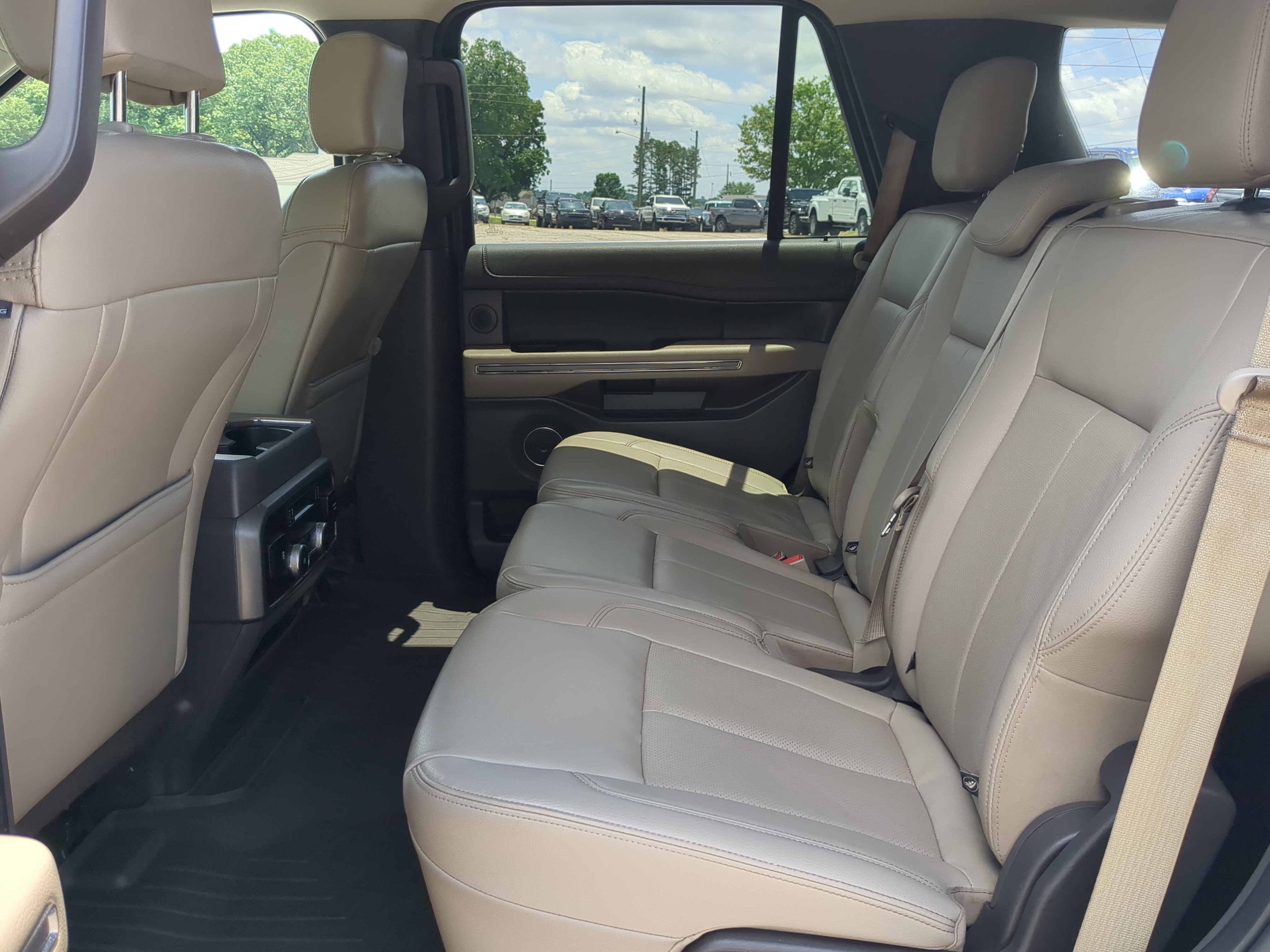 Certified 2019 Ford Expedition XLT w/ Equipment Group 202A RWD image 12