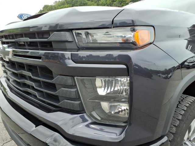 Used 2024 Chevrolet Silverado 2500 Custom w/ Custom Value Package AWD/4WD image 3