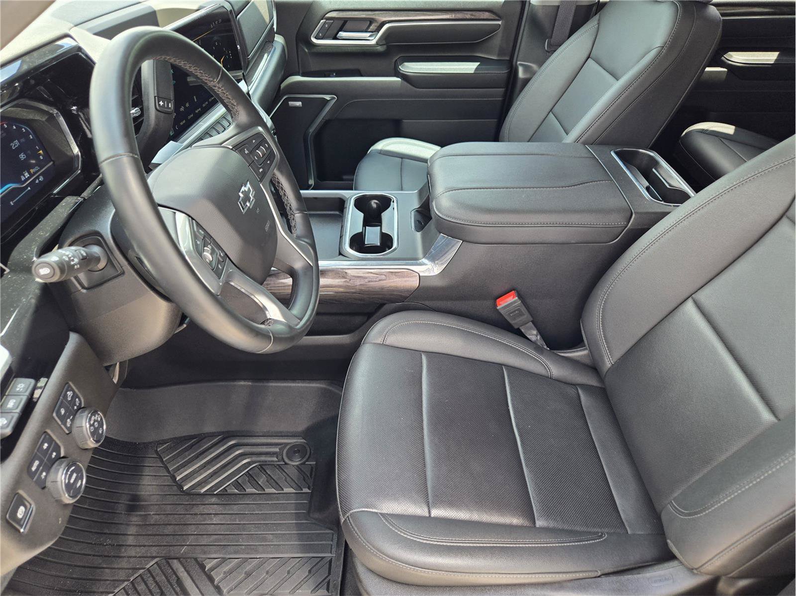 Used 2025 Chevrolet Silverado 2500 LTZ w/ LTZ Plus Package AWD/4WD image 12