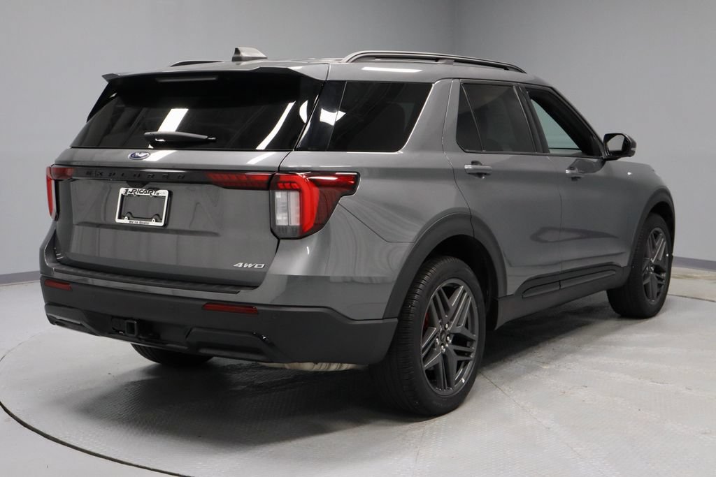 Certified 2025 Ford Explorer ST-Line w/ ST-Line Street Pack AWD/4WD image 12