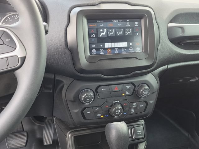 Used 2021 Jeep Renegade Latitude FWD image 10