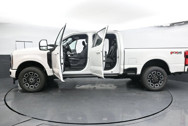 Certified 2026 Ford F350 Platinum AWD/4WD image 32