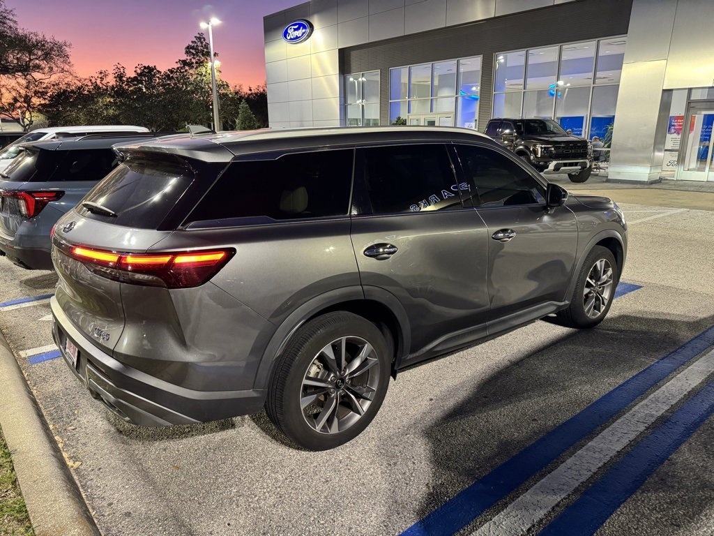 Used 2022 INFINITI QX60 Luxe image 2
