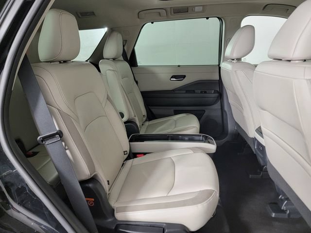 Used 2023 Nissan Pathfinder SL w/ SL Premium Package AWD/4WD image 17