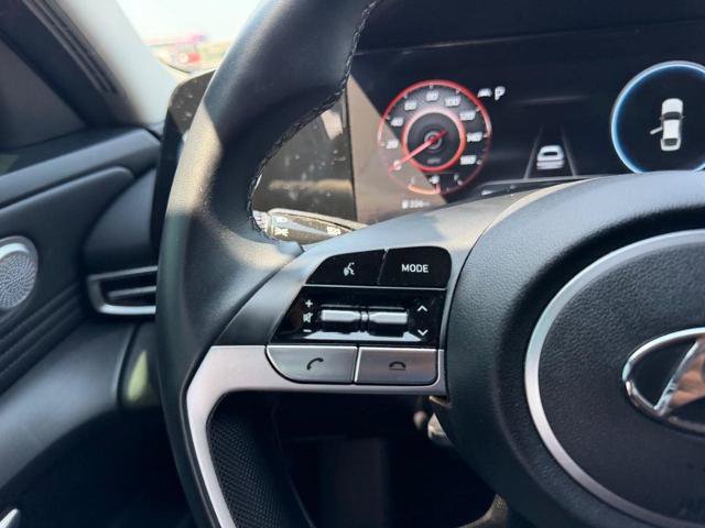 Used 2023 Hyundai Elantra SEL w/ Convenience Package FWD image 12