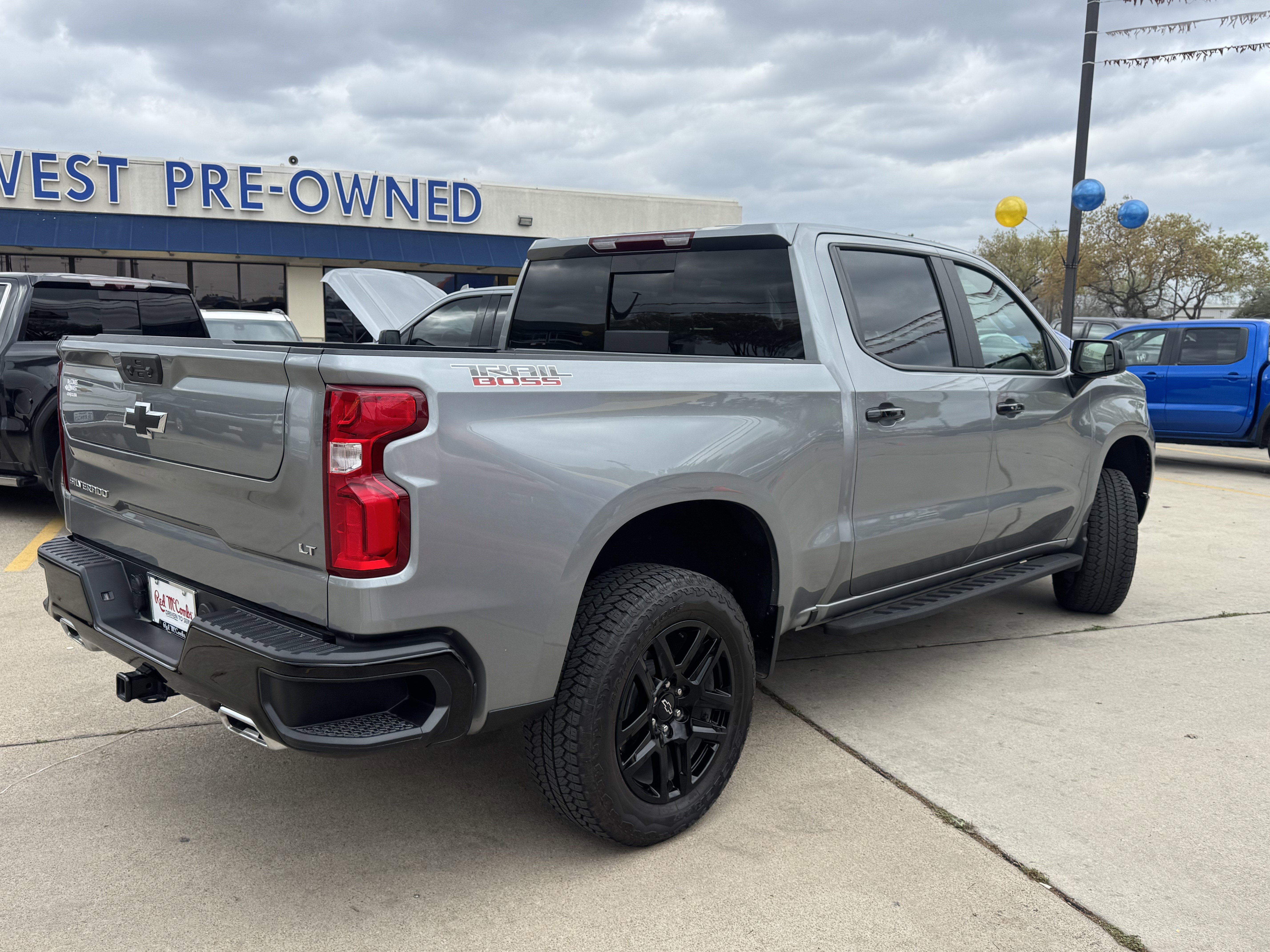 Used 2025 Chevrolet Silverado 1500 LT Trail Boss w/ Convenience Package II image 3