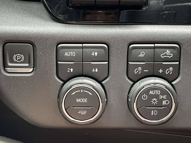 Used 2022 Chevrolet Silverado 1500 ZR2 w/ Technology Package AWD/4WD image 23