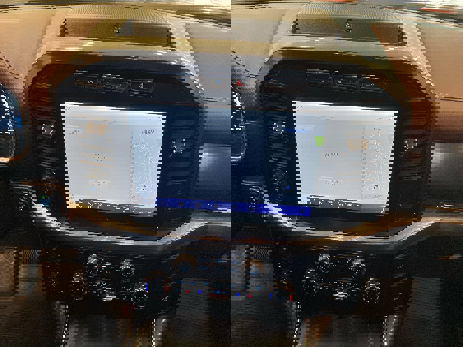 Certified 2022 Ford F150 Lariat w/ Equipment Group 502A High image 24