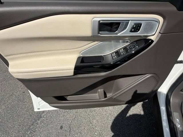 Certified 2023 Ford Explorer Platinum w/ Technology Package AWD/4WD image 19