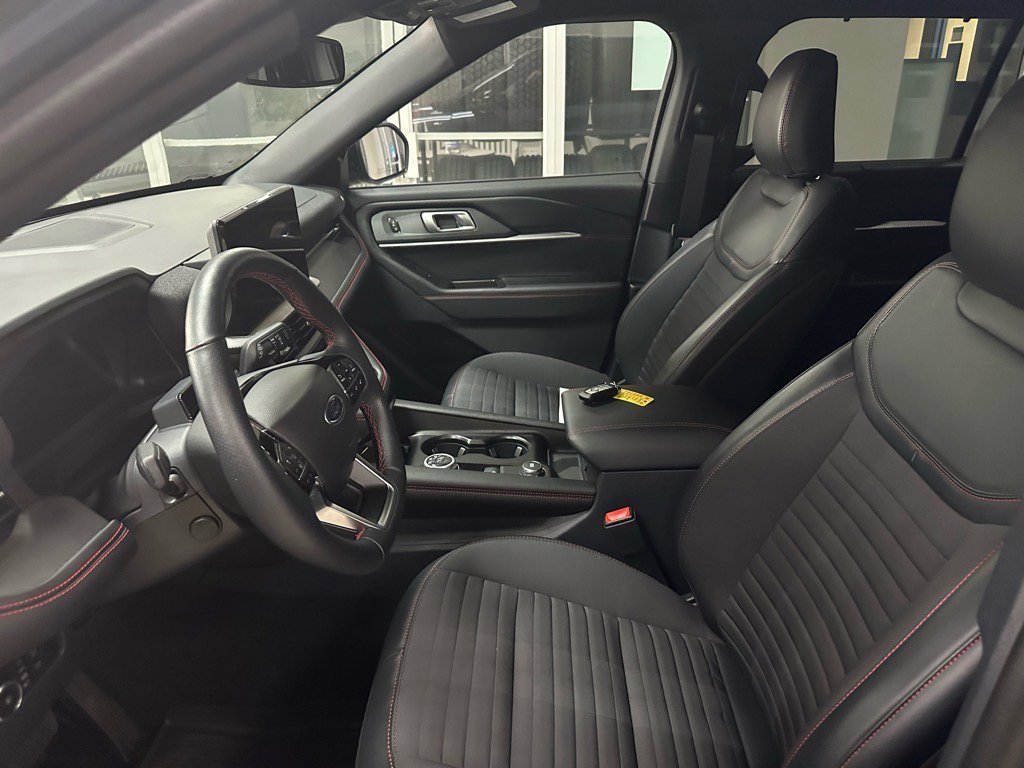 Certified 2025 Ford Explorer ST-Line w/ Premium Package image 20