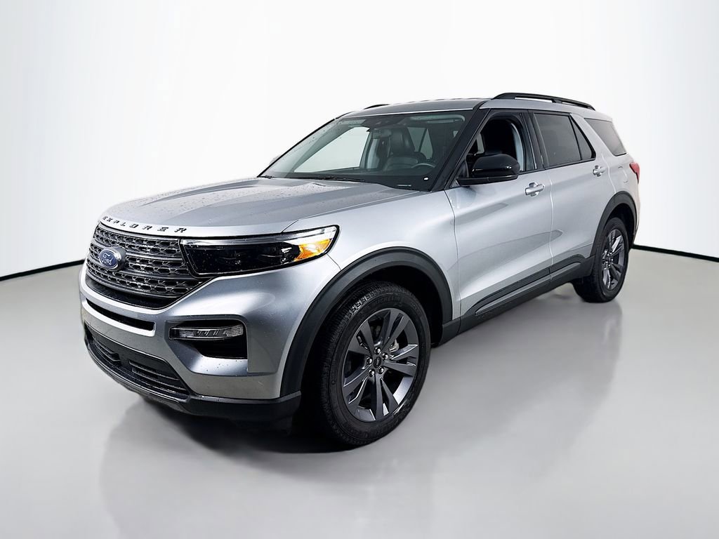 Certified 2023 Ford Explorer XLT w/ Equipment Group 202A AWD/4WD image 7