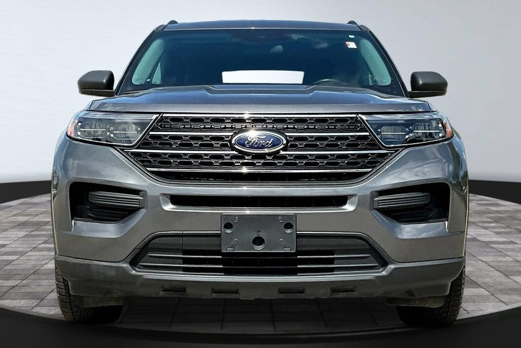 Certified 2022 Ford Explorer XLT AWD/4WD image 2