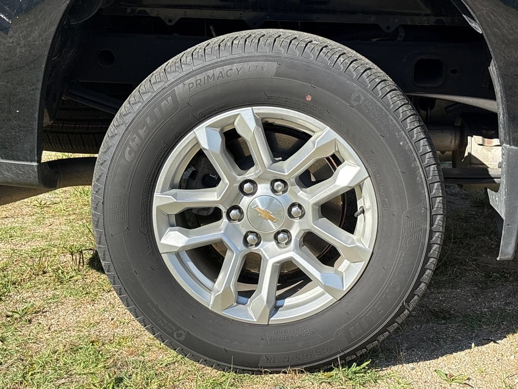 Used 2025 Chevrolet Silverado 1500 LT AWD/4WD image 5