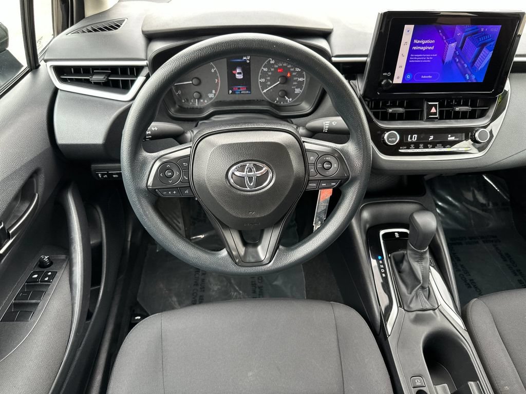 Used 2025 Toyota Corolla LE FWD image 13