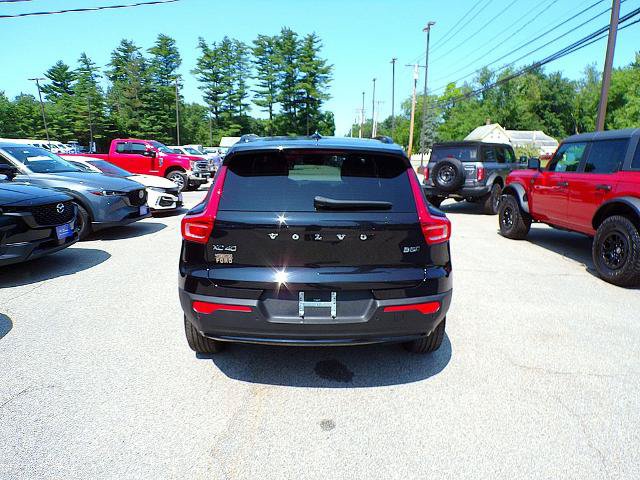 Used 2025 Volvo XC40 B5 Plus AWD/4WD image 7