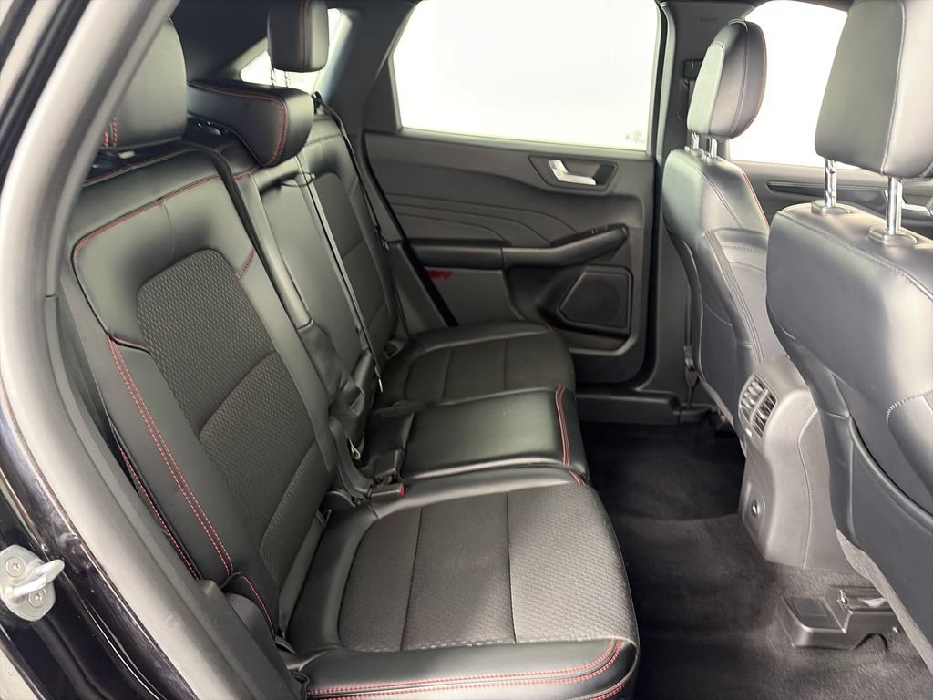 Certified 2025 Ford Escape ST-Line Select AWD/4WD image 29