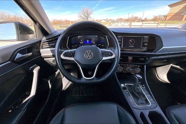 Used 2024 Volkswagen Jetta SE FWD image 5