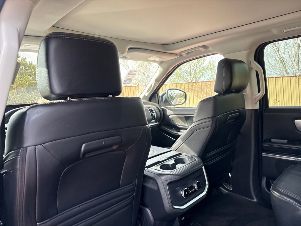 Certified 2025 Ford Expedition Platinum AWD/4WD image 20