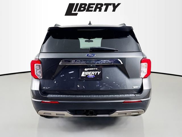 Certified 2020 Ford Explorer XLT w/ Equipment Group 202A image 4