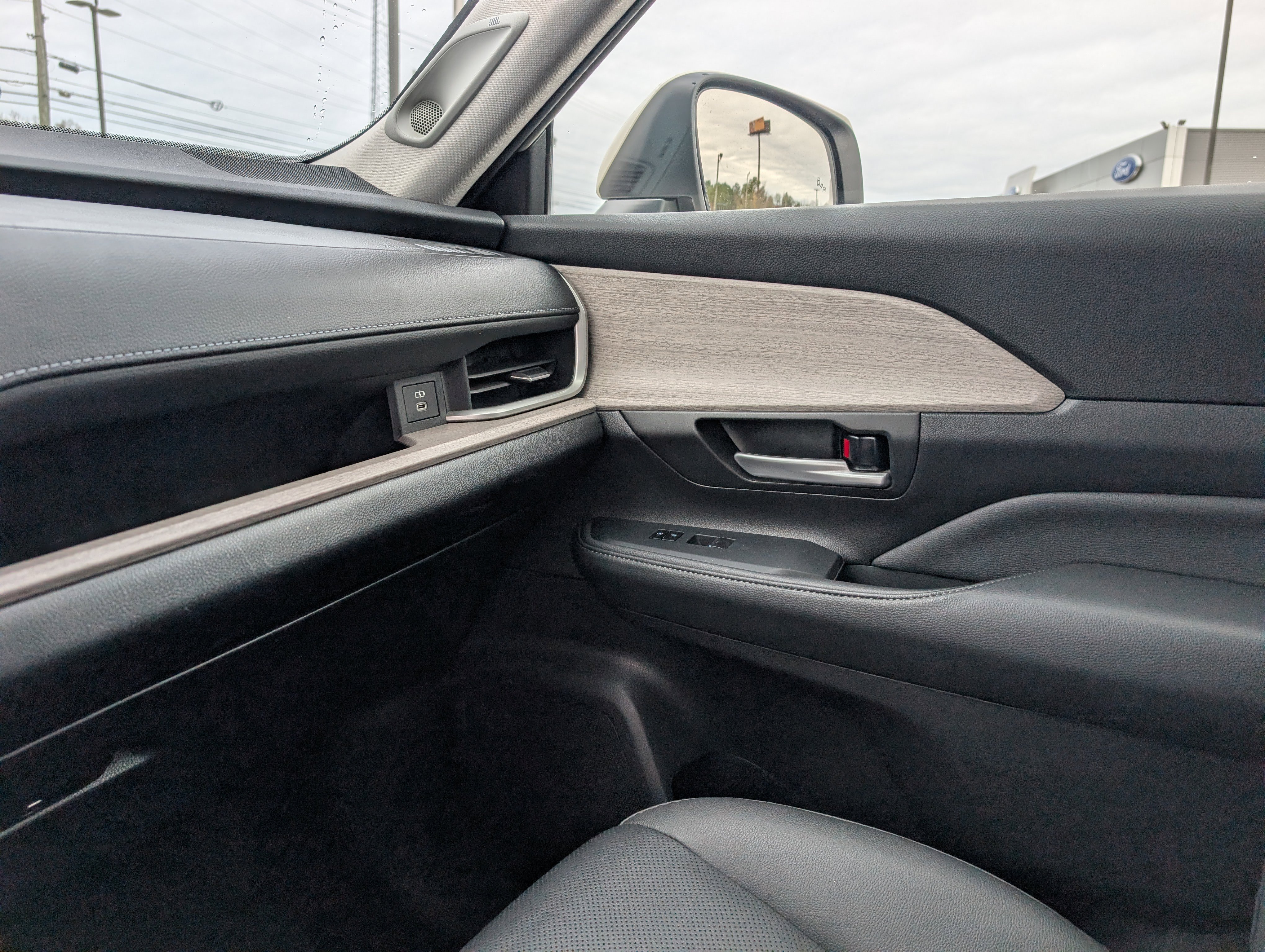 Used 2024 Toyota Grand Highlander Limited image 31