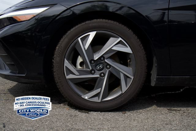 Used 2025 Hyundai Elantra SEL FWD image 6