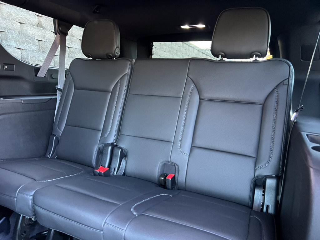 Used 2023 GMC Yukon XL Denali AWD/4WD image 6