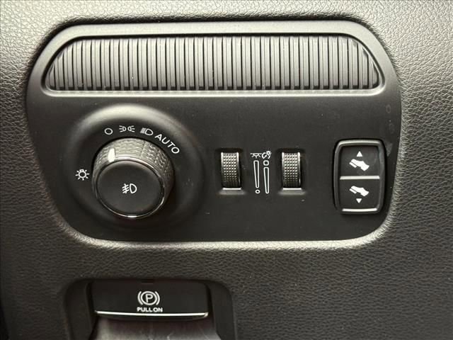 Used 2023 Jeep Wagoneer L Series II AWD/4WD image 23