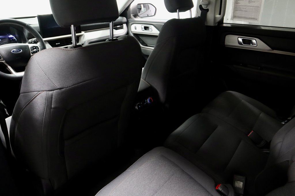 Certified 2025 Ford Explorer Active AWD/4WD image 22