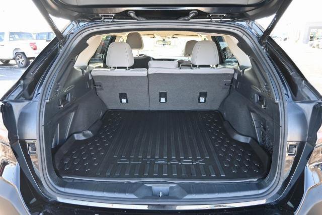Used 2024 Subaru Outback Premium image 12