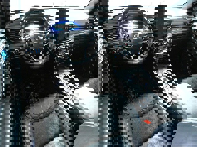 Certified 2021 Ford Explorer Platinum w/ Equipment Group 601A image 8