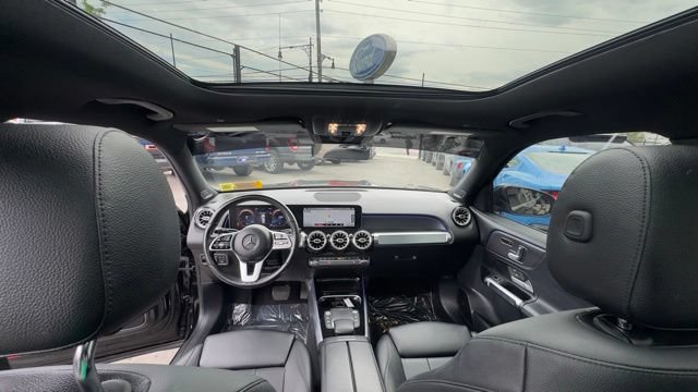 Used 2021 Mercedes-Benz GLB 250 4MATIC w/ Premium Package image 19