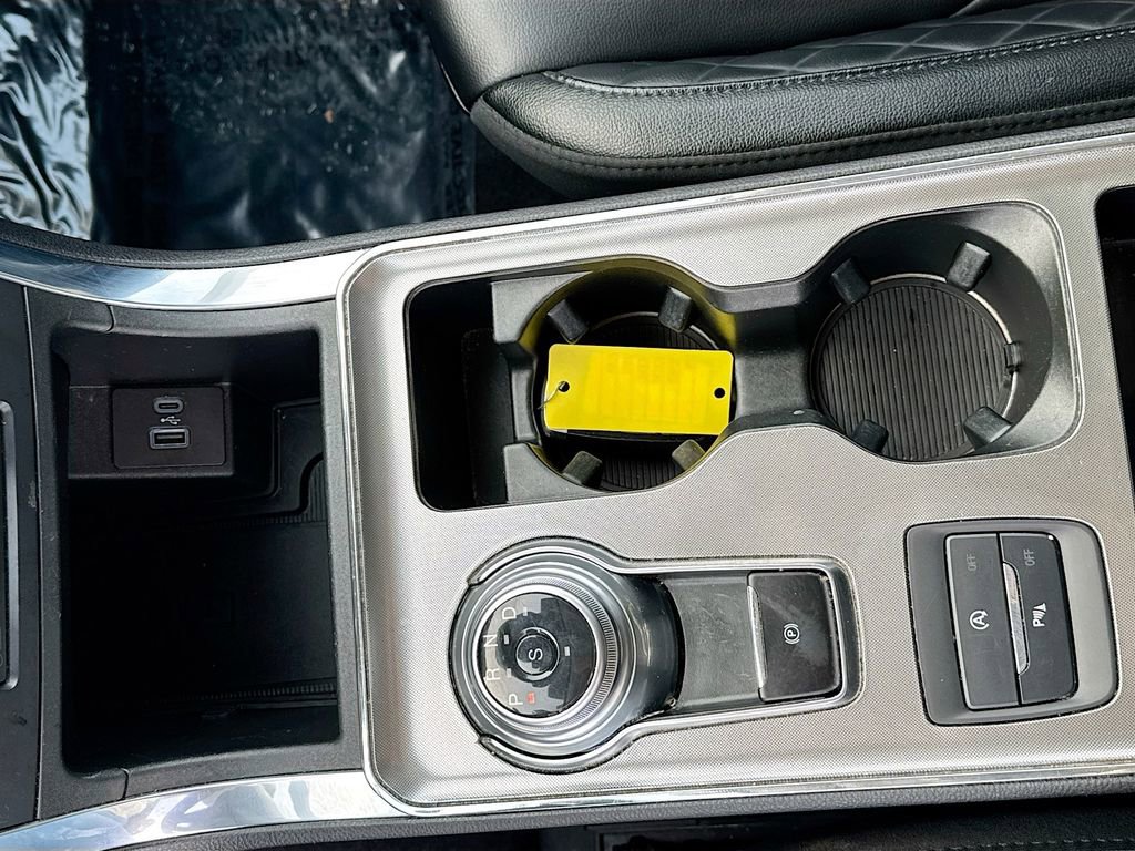 Certified 2024 Ford Edge Titanium image 14