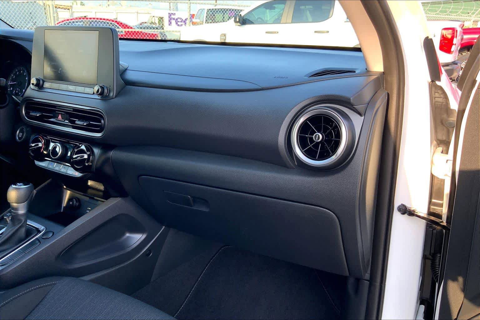 Used 2022 Hyundai Kona SEL FWD image 19