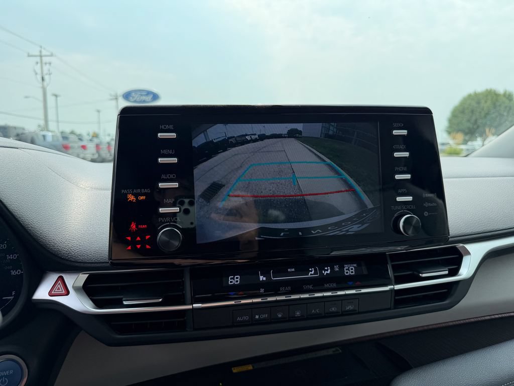 Used 2023 Toyota Sienna LE w/ LE Plus Package FWD image 28
