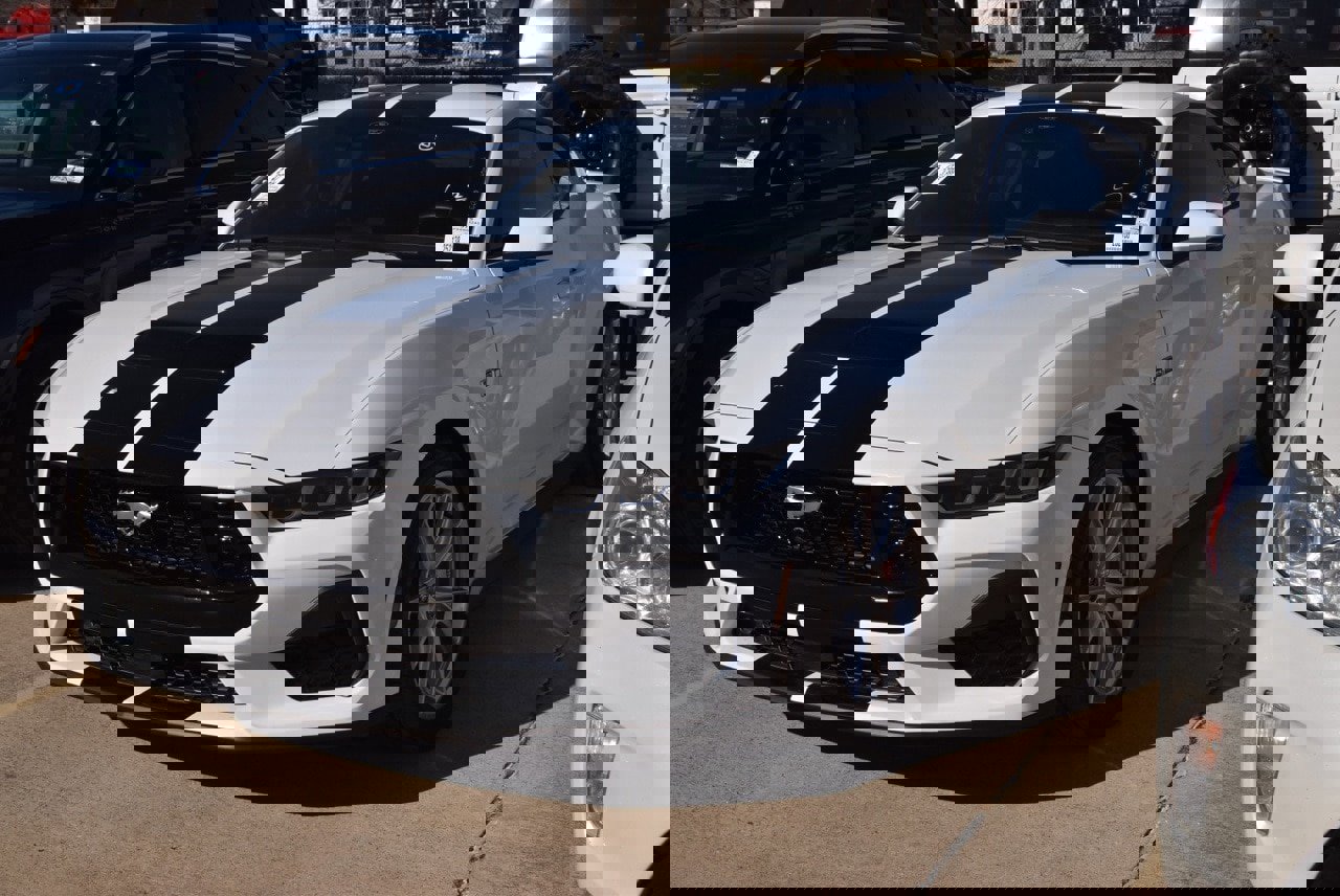 Certified 2025 Ford Mustang GT Premium image 2