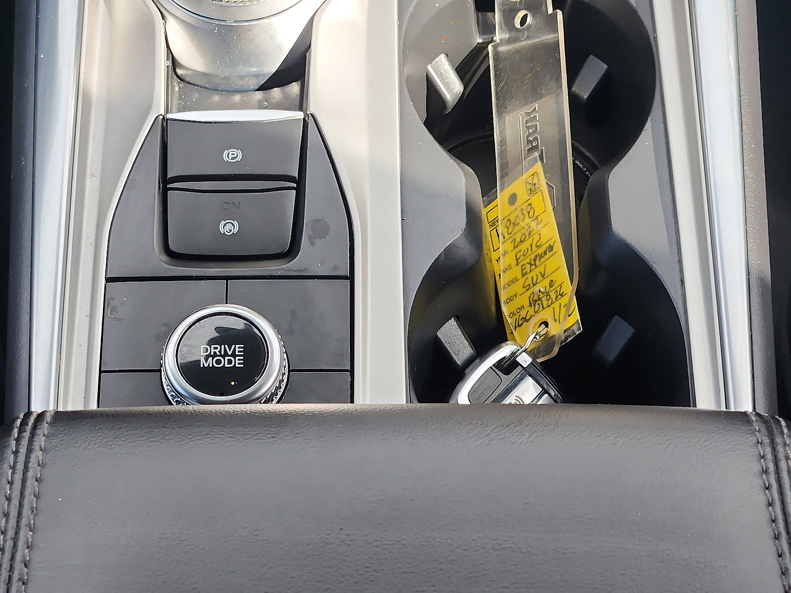 Certified 2022 Ford Explorer XLT w/ Equipment Group 202A image 20