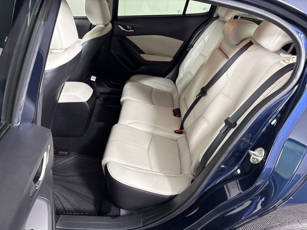 Used 2018 MAZDA MAZDA3 Grand Touring w/ Premium Equipment Package FWD image 30