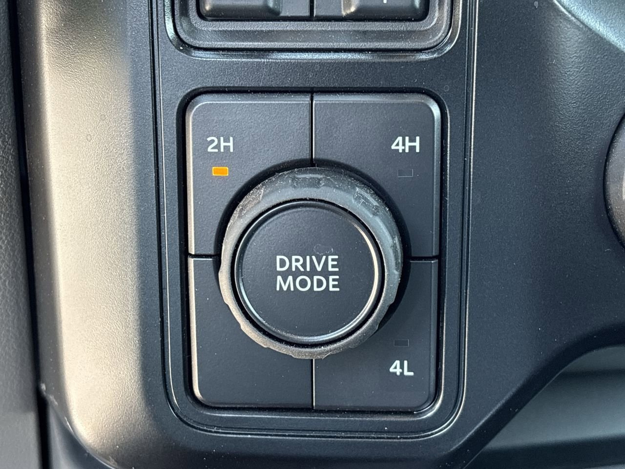 Certified 2025 Ford F350 XLT w/ FX4 Off-Road Package image 28