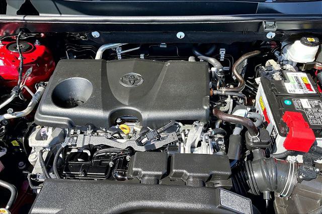 Used 2020 Toyota RAV4 XLE w/ Convenience Package FWD image 10