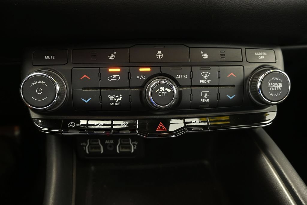 Used 2024 Dodge Durango SXT AWD/4WD image 33